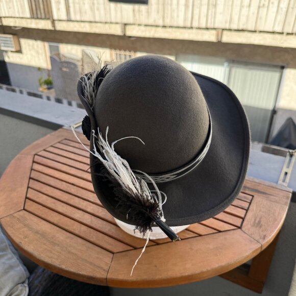 Vintage Bavarian Gray Wool Hat With Feather & Ribbon Accent For Men Or Women - Picture 3 of 5